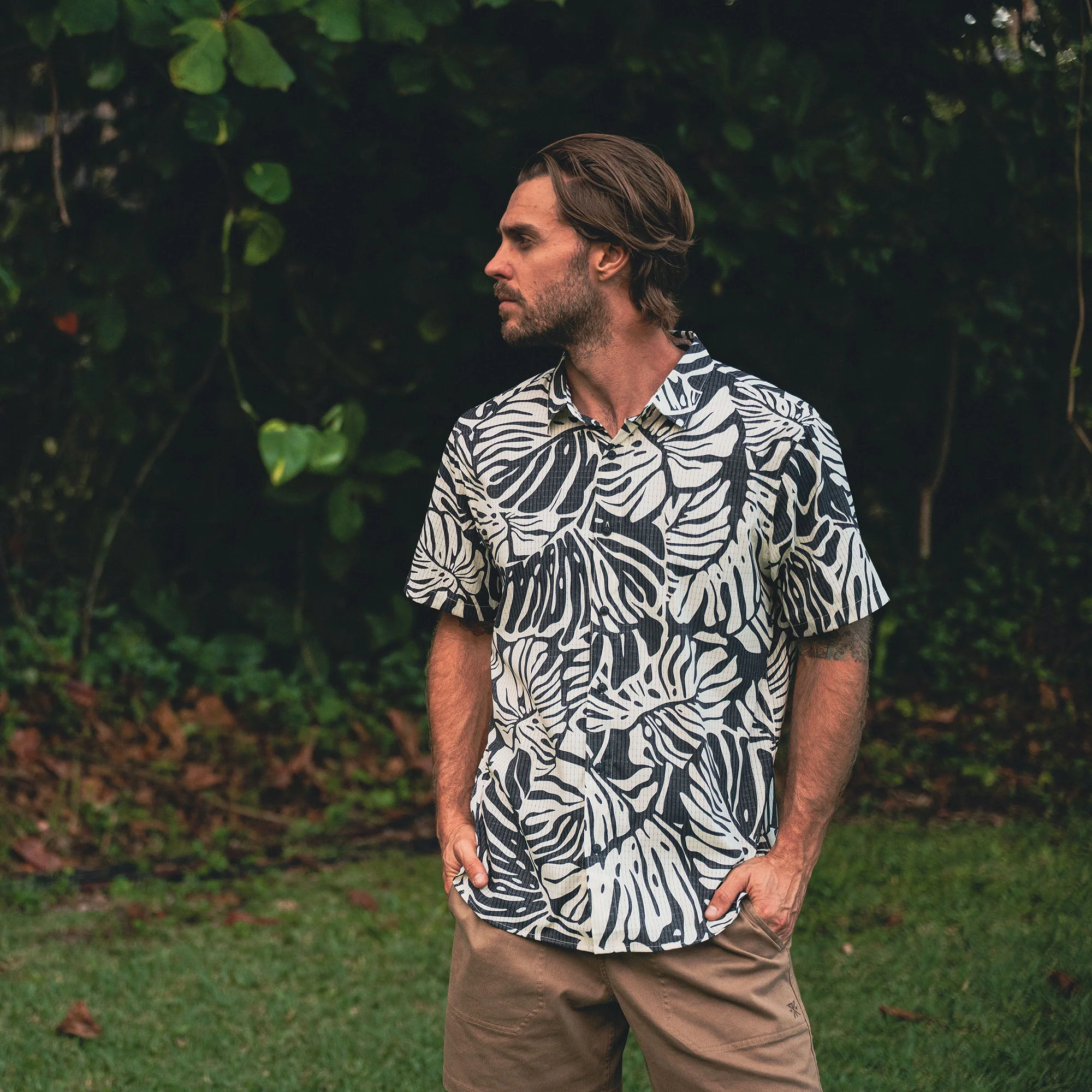 Bless Up Breathable Stretch Shirt - Black Monstera - Image 2