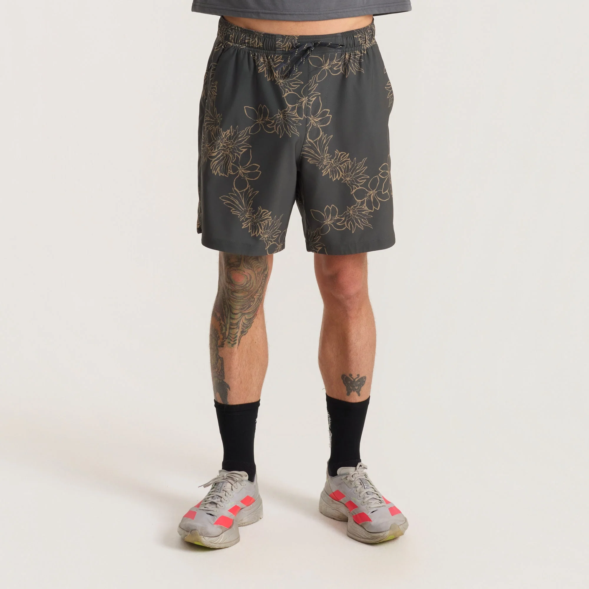 Serrano 7" Active Stretch Shorts - Onyx Floral - Image 2