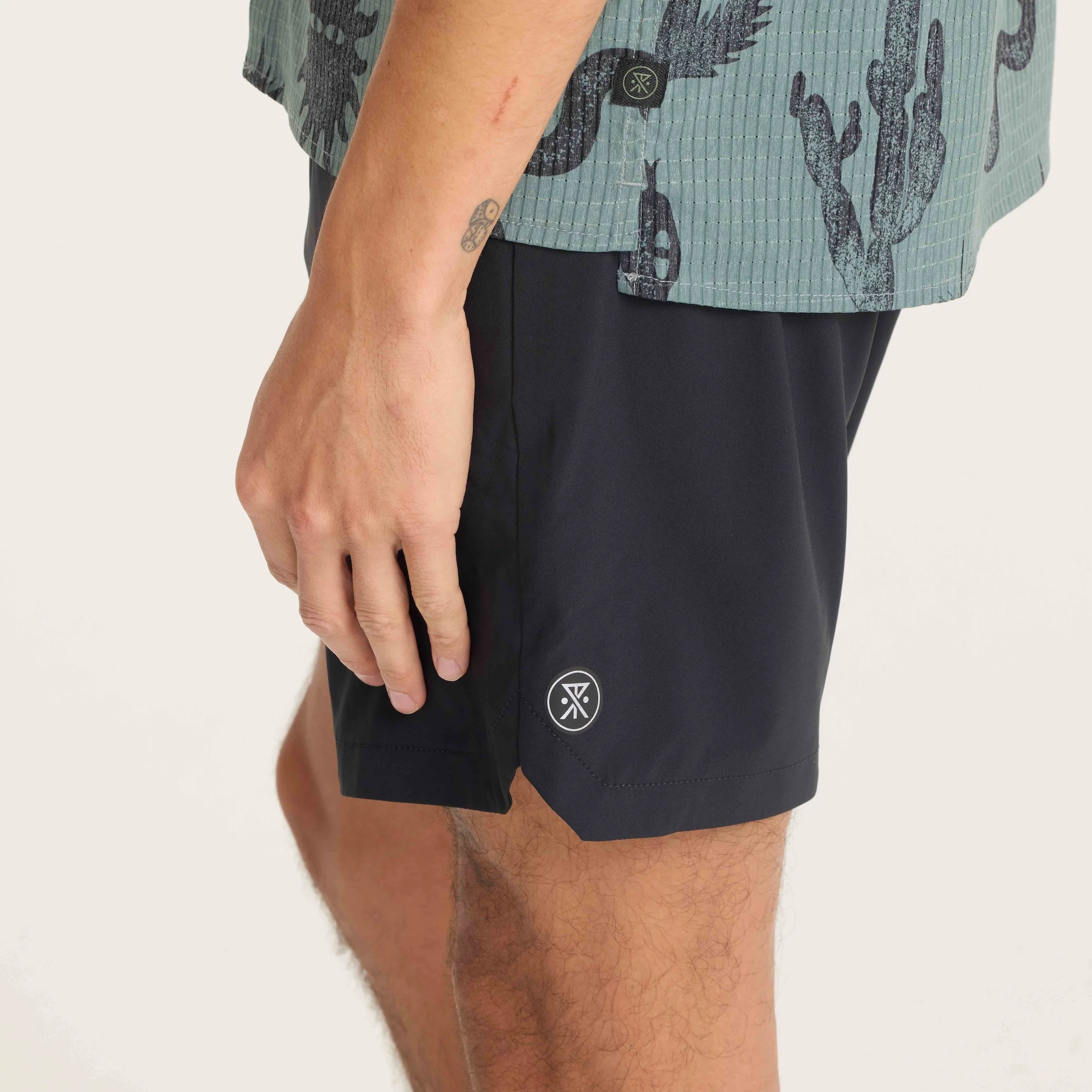 Serrano 7" Active Stretch Shorts - Black - Image 9