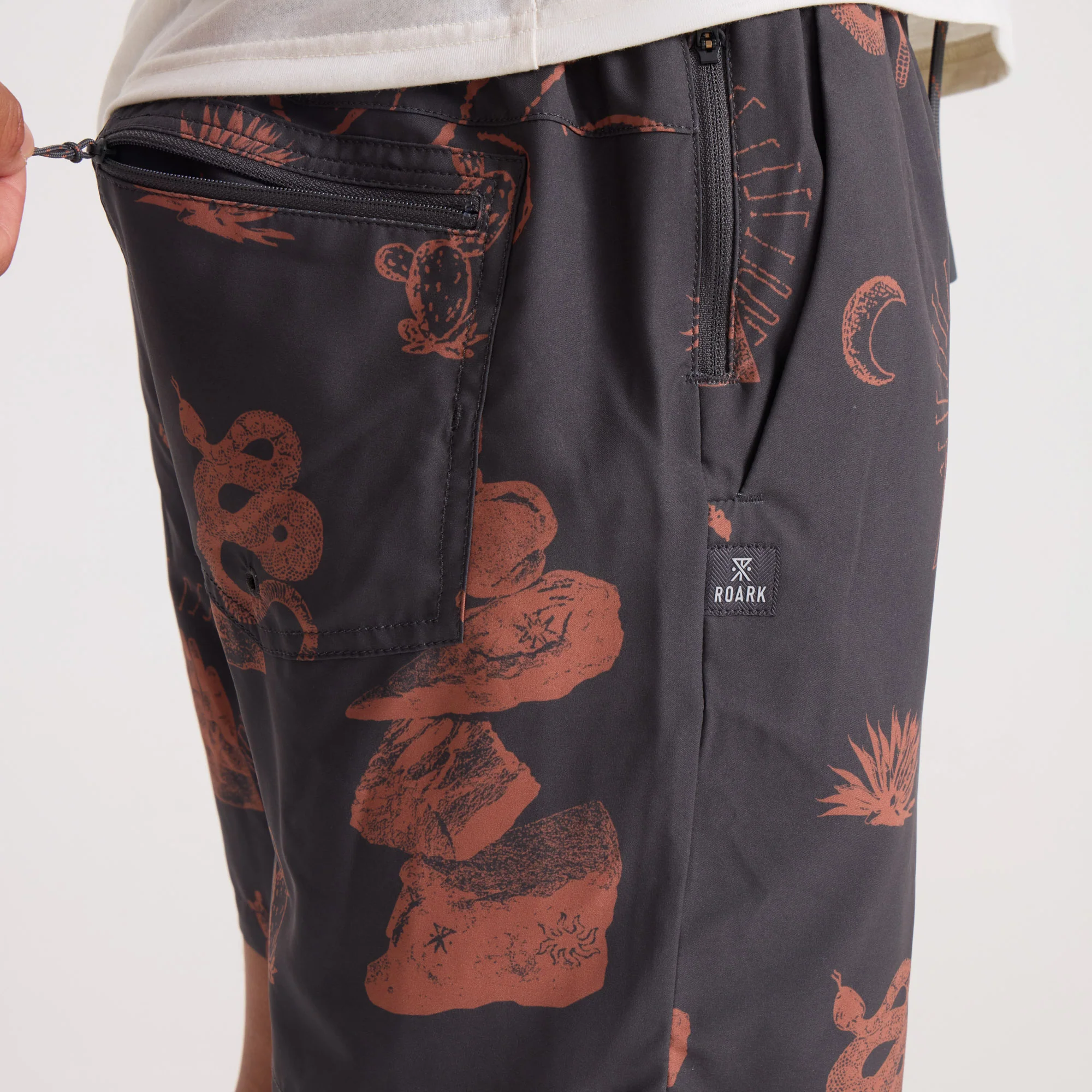 Serrano 7" Active Stretch Shorts - Onyx - Image 7
